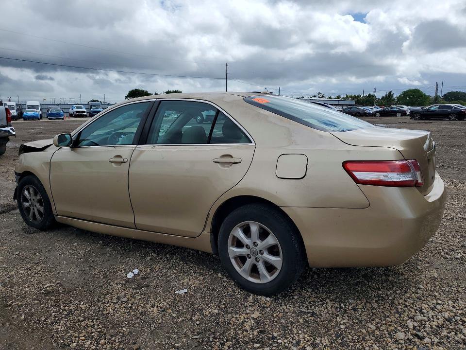 2011 Toyota Camry le