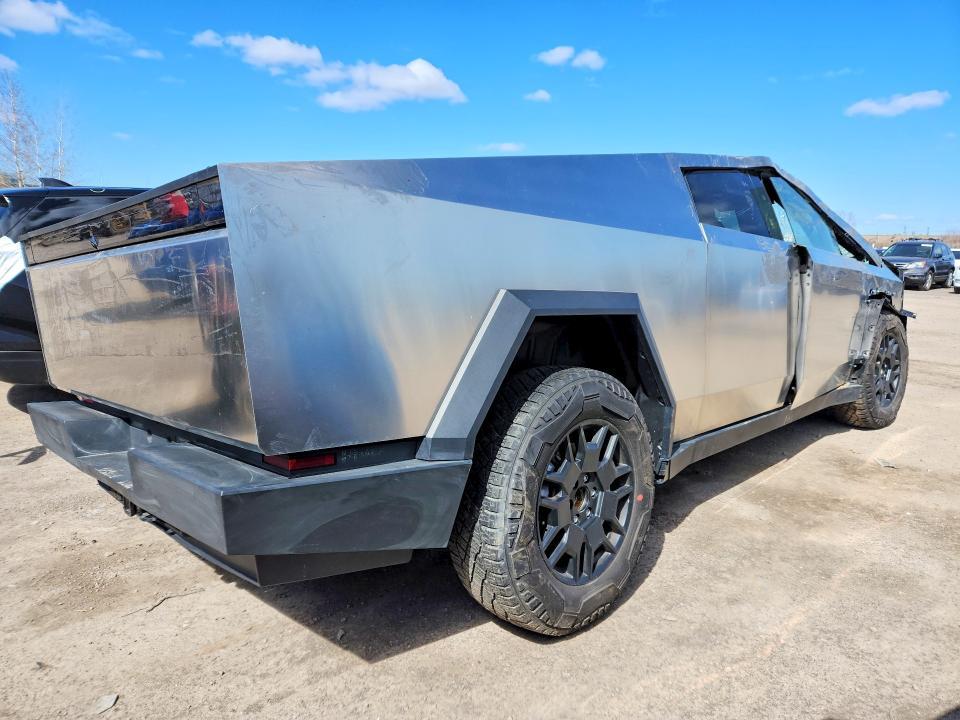 2025 Tesla Cybertruck