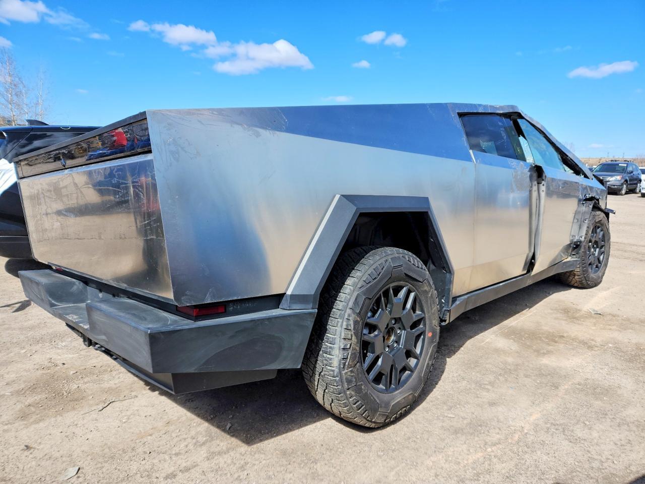 2025 Tesla Cybertruck