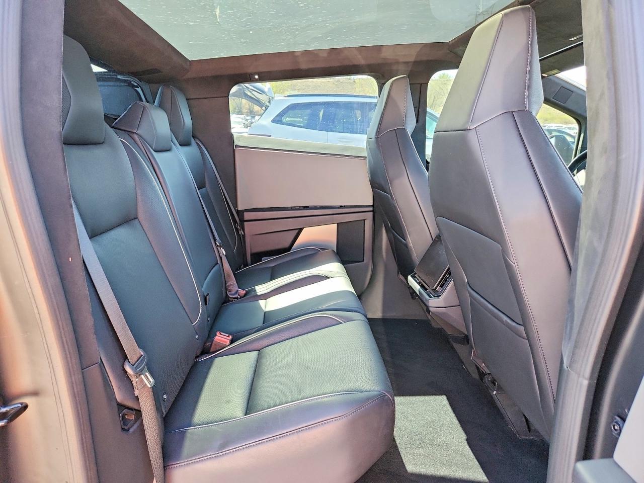 2025 Tesla Cybertruck