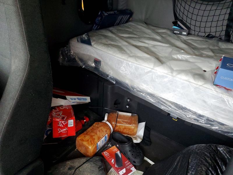 2020 Freightliner Cascadia 126 Semi Truck