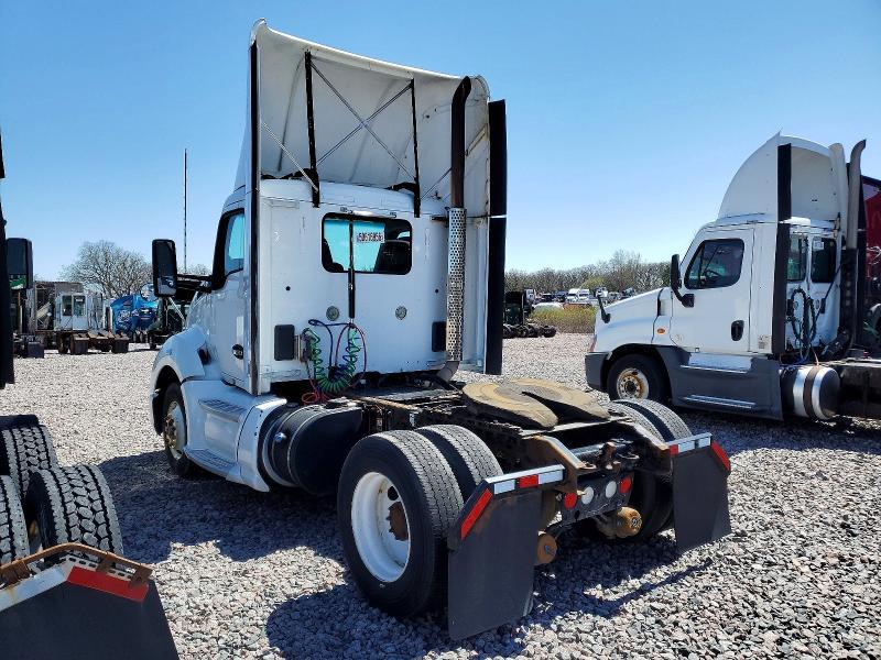 2014 Kenworth T680 Semi Truck