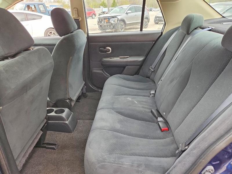 2010 Nissan Versa 1.8 s