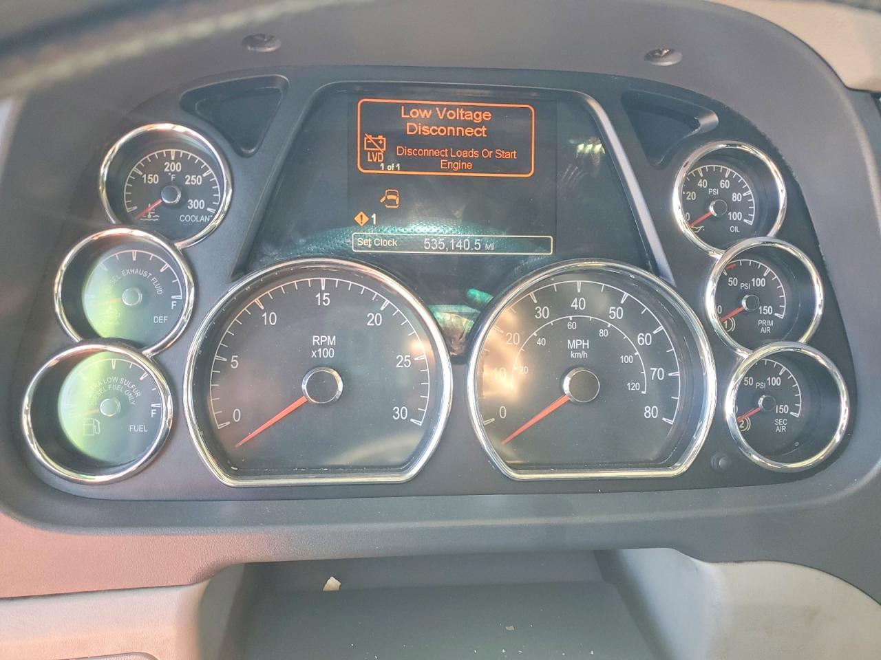 2018 Peterbilt 579 Semi Truck