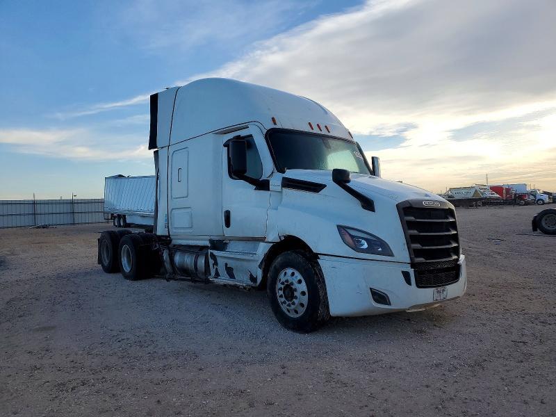 2022 Freigliner Cascadia 126