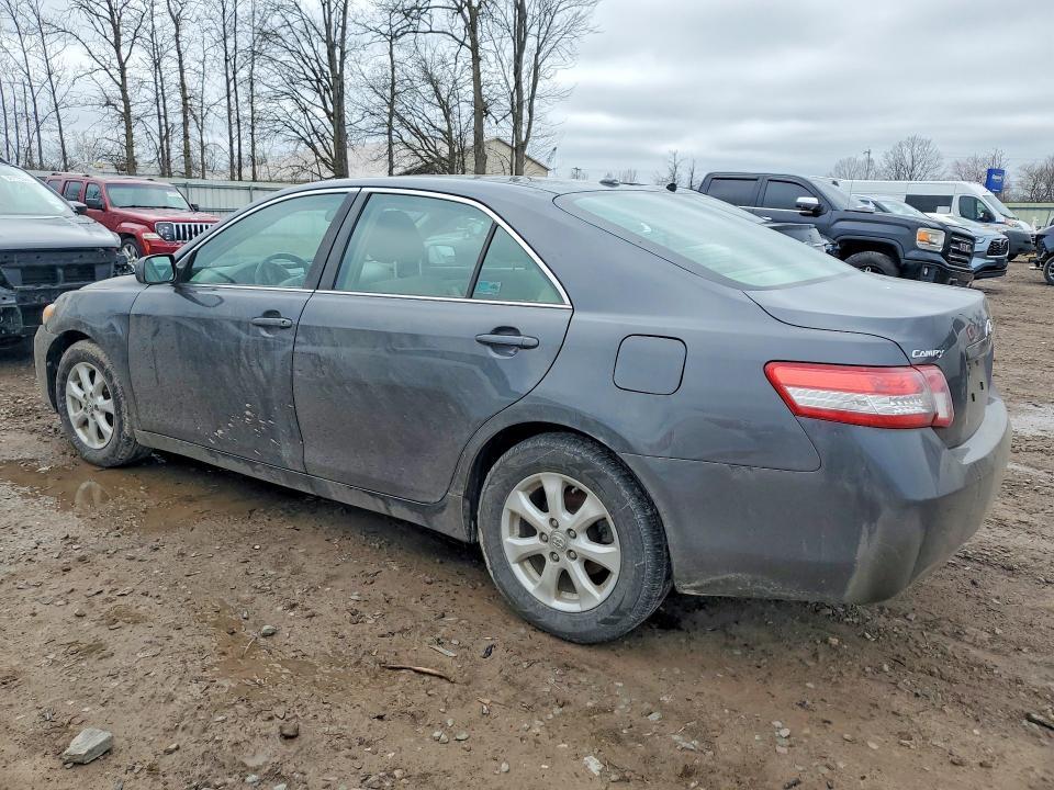 2011 Toyota Camry le