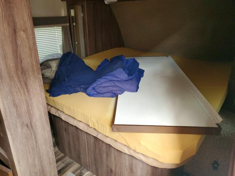 2015 Keystone Aerolite Camper