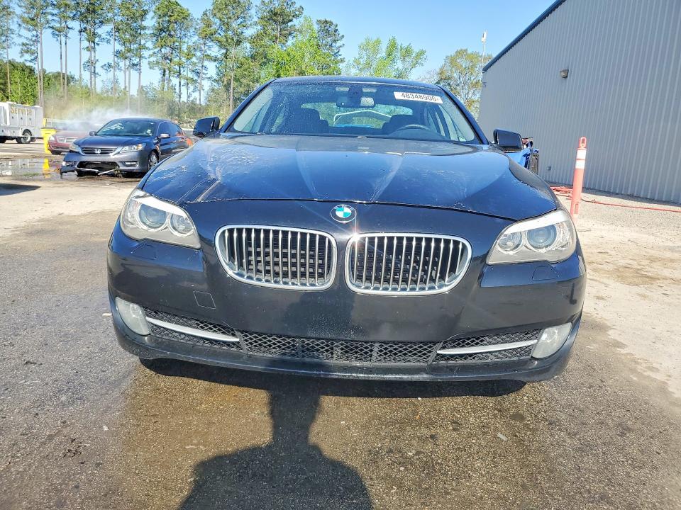 2011 BMW 528 i
