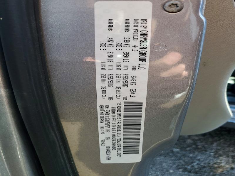 2013 Chrysler Town & Country Touring l