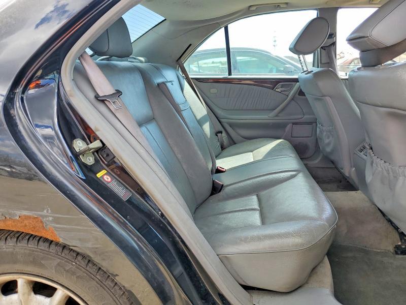 2001 Mercedes-Benz E 320