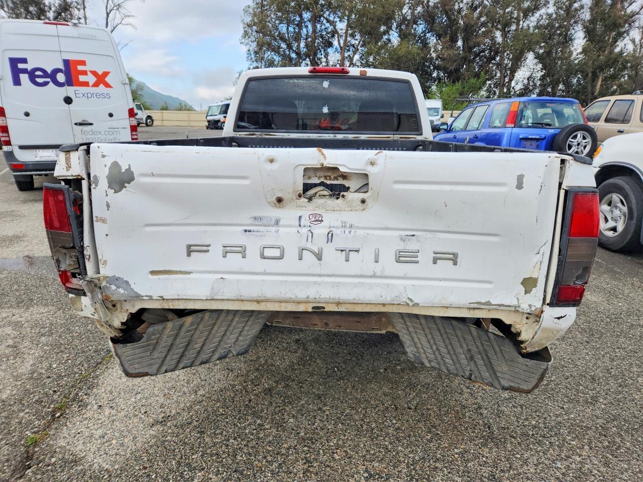 2001 Nissan Frontier XE