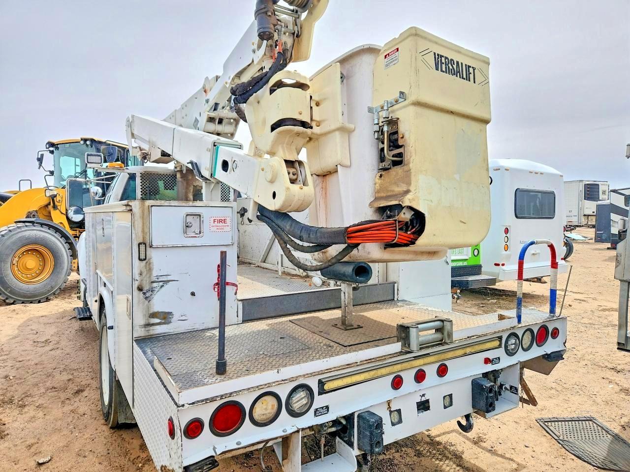 2015 Ford F650 Super Duty Bucket Truck