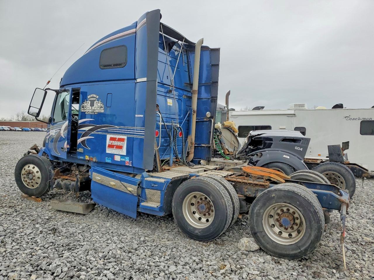 2010 Volvo VNL64T670