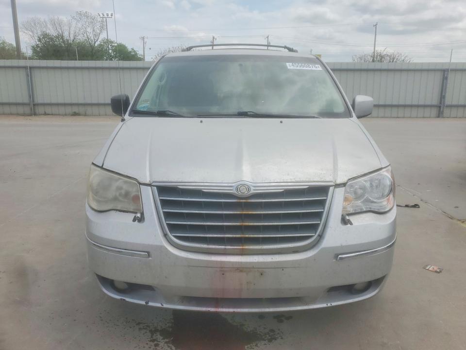 2010 Chrysler Town and Country Touring