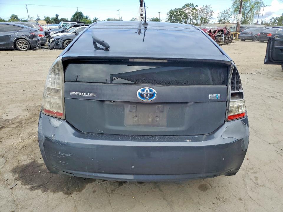 2010 Toyota Prius iii