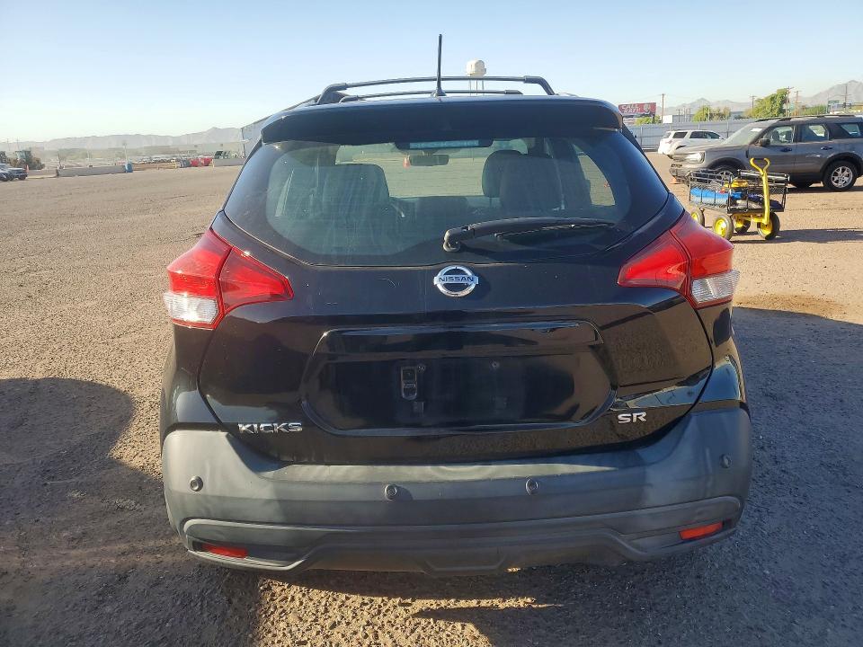2020 Nissan Kicks sr