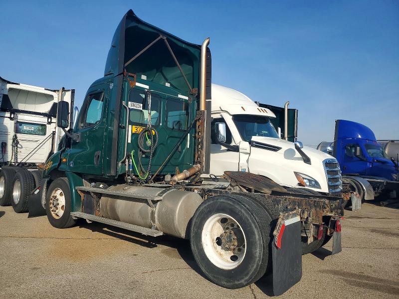 2018 Freightliner Cascadia 113 Semi Truck