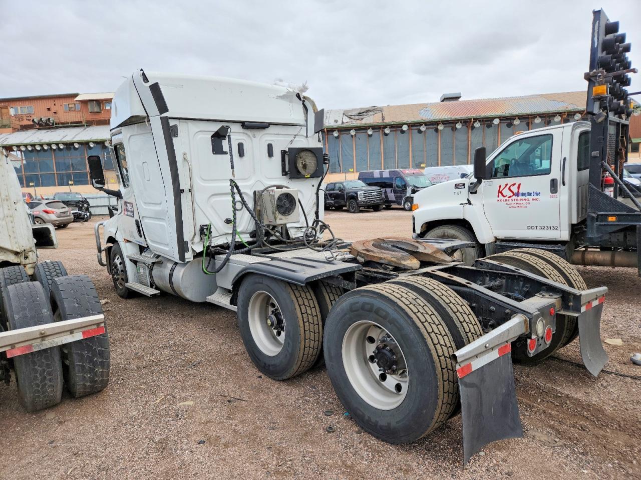 2022 Freigliner 2022 Freightliner Cascadia 126 Semi Truck