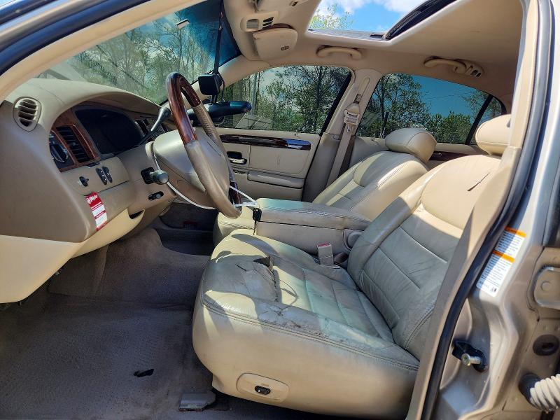 2001 Lincoln Town car Signature