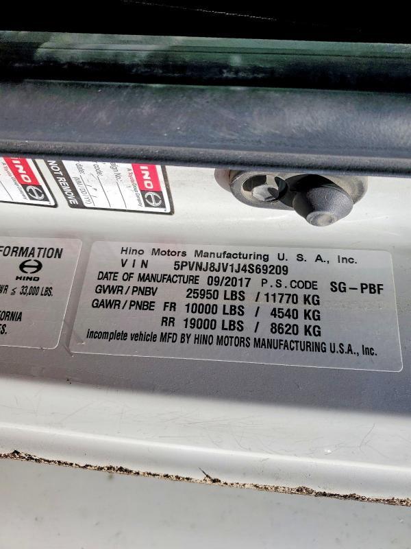 2018 Hino 258/268 box Truck