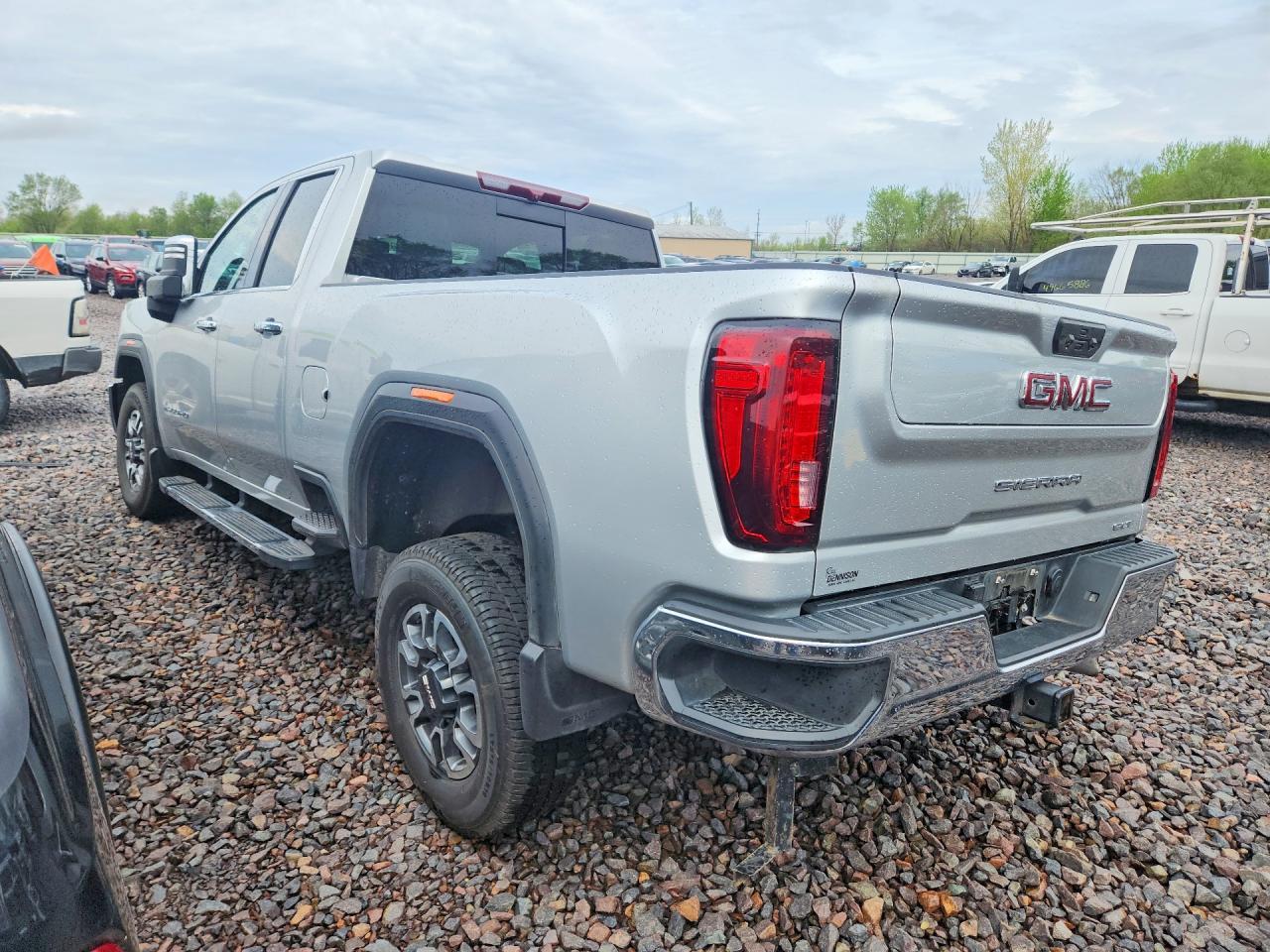 2022 GMC Sierra C2500 SLT