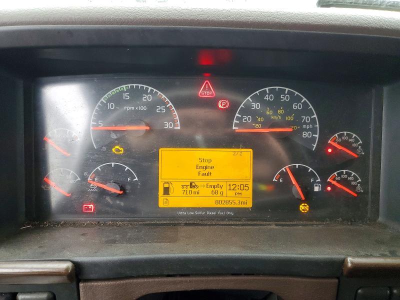 2014 Volv O VNL Semi Truck