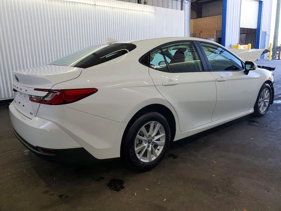 2026 Toyota Camry le