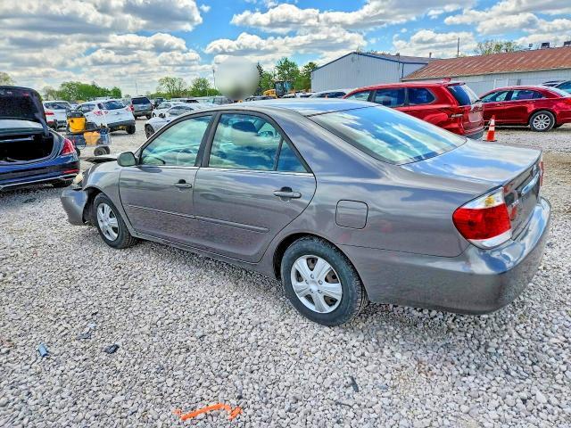 2005 Toyota Camry le