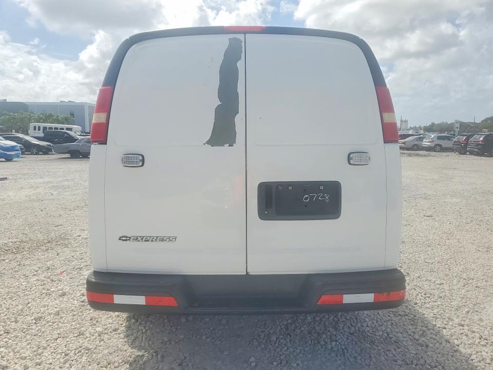 2005 Chev Express G3500