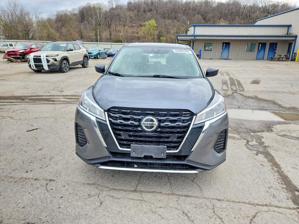 2023 Nissan Kicks s