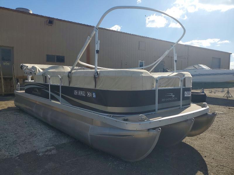 2012 Bennington Boat-Pontoon Boat