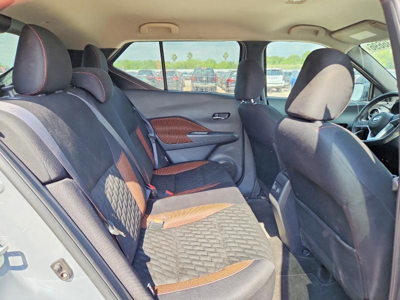 2021 Nissan Kicks sr