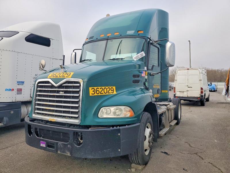 2017 Mack CXU612 Semi Truck