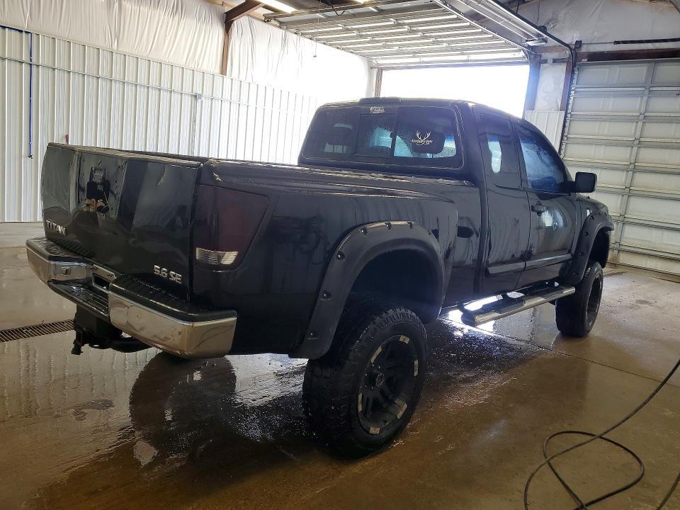2004 Nissan Titan XE