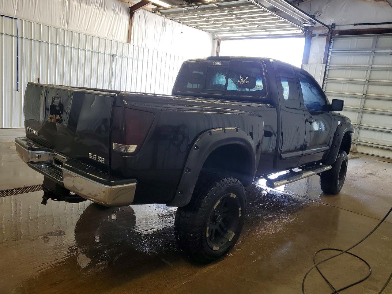 2004 Nissan Titan XE