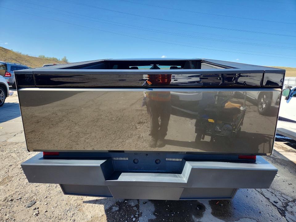 2025 Tesla Cybertruck