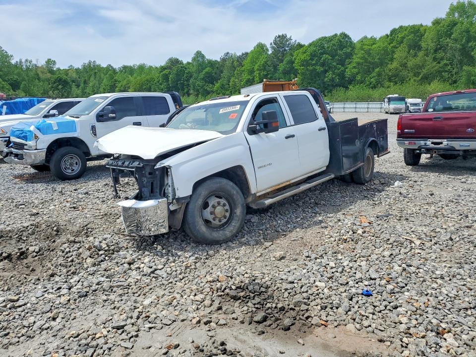 2015 Chevrolet Silverado Flatbed Truck