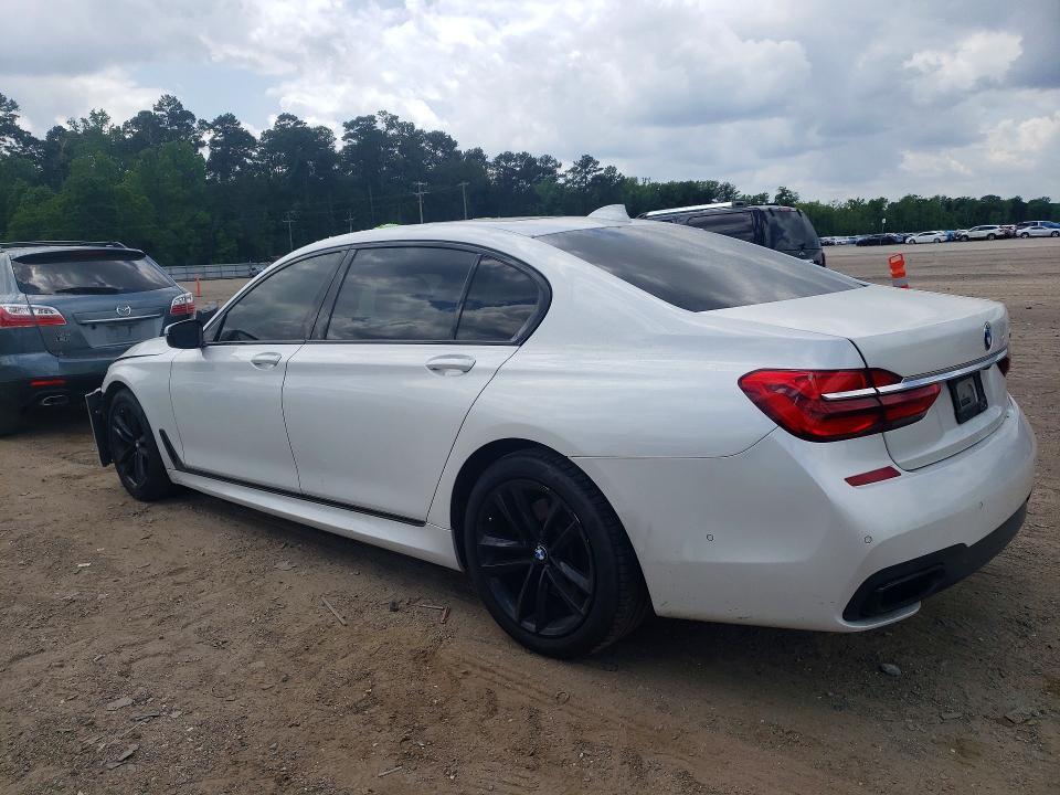 2016 BMW 750 i