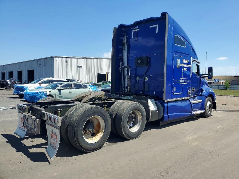 2014 Kenworth T680 Semi Truck