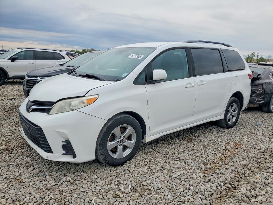 2019 Toyota Sienna le