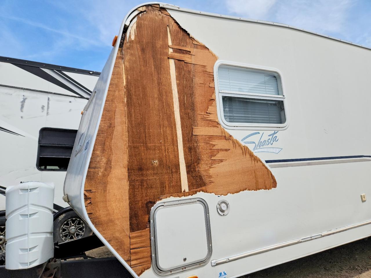 2001 Shasta Coachmen Camper