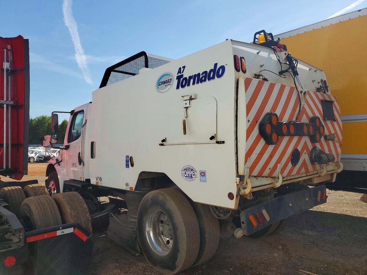 2020 Freigliner 2020 Freightliner Business Class M2 Sweeper Truck