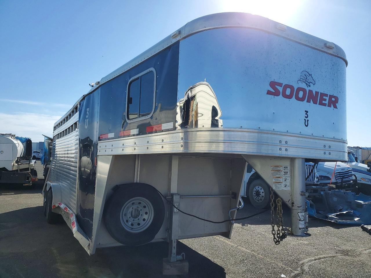 2015 Sooner Horse Trailer