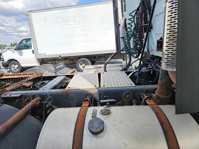 2015 International LF687 Semi Truck