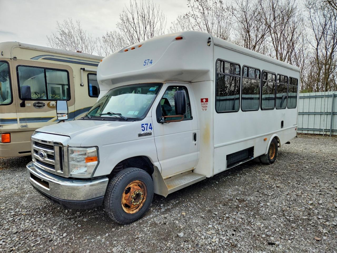 2017 Ford Econoline E450 Super Duty Cutaway Van