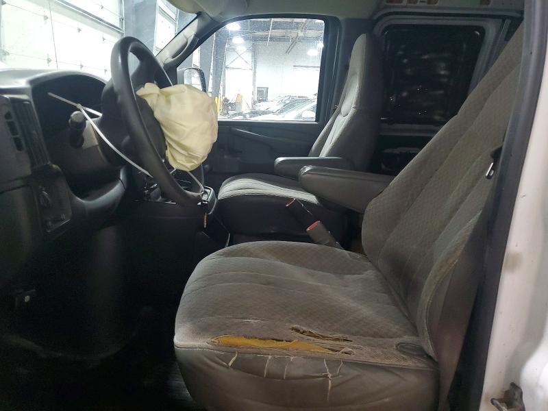 2005 Chev Rolet Express 3500 Delivery Truck