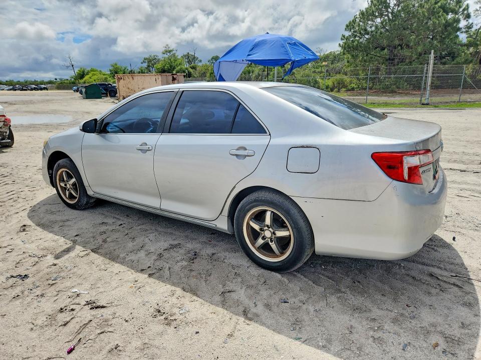 2012 Toyota Camry le
