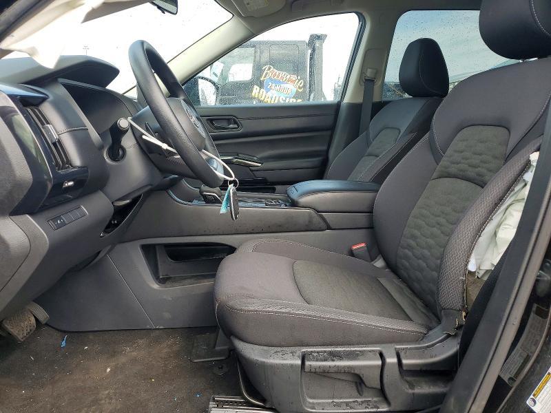 2025 Nissan Pathfinder s