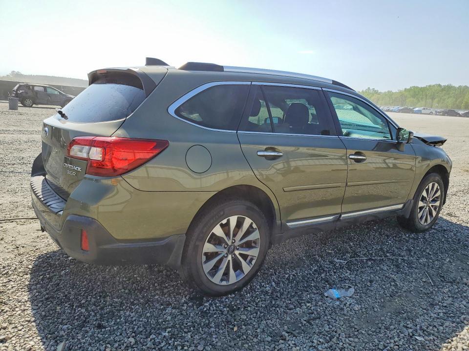 2018 Subaru Outback Touring