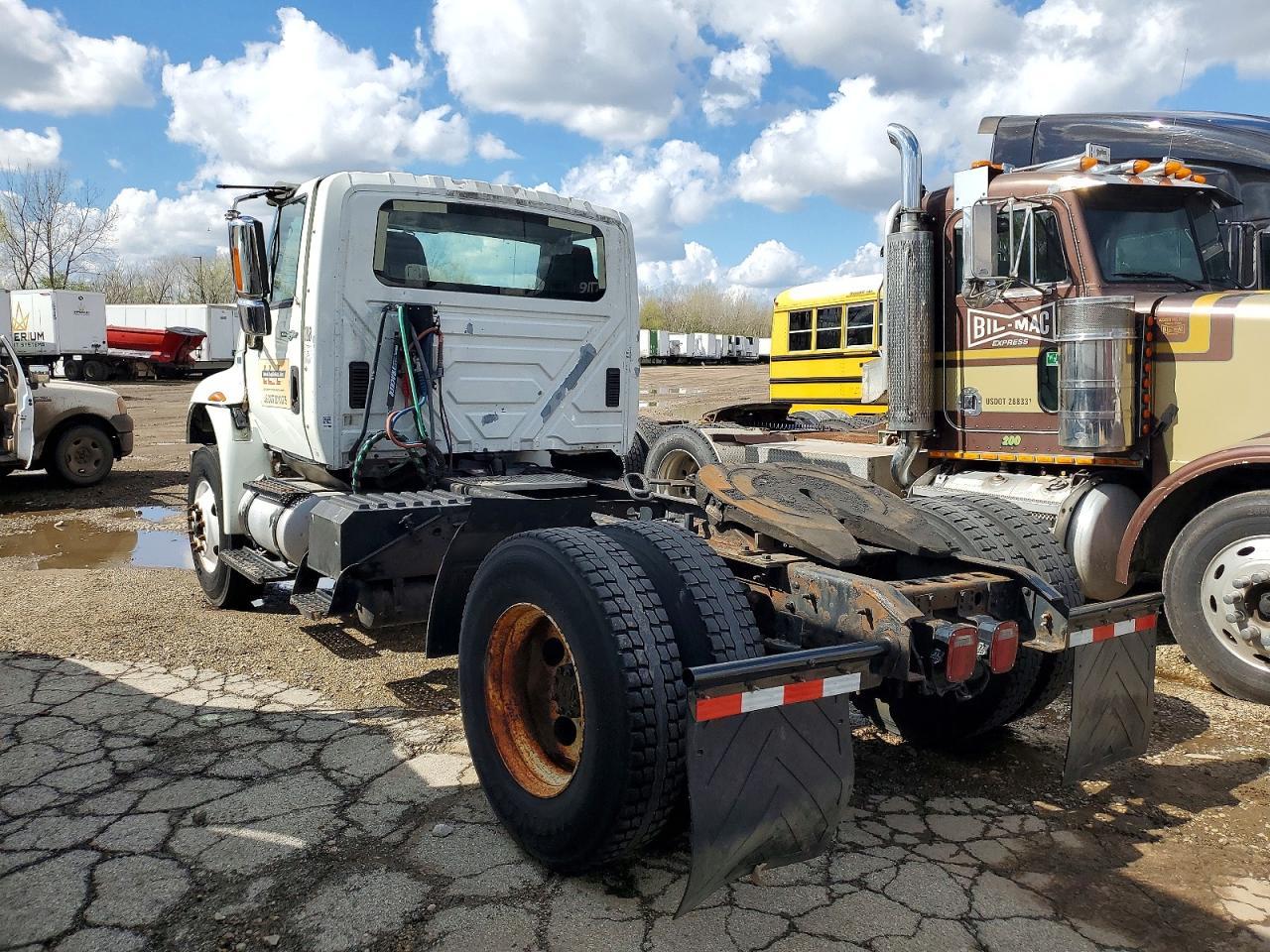 2013 International 4000 4400-BOX Truck